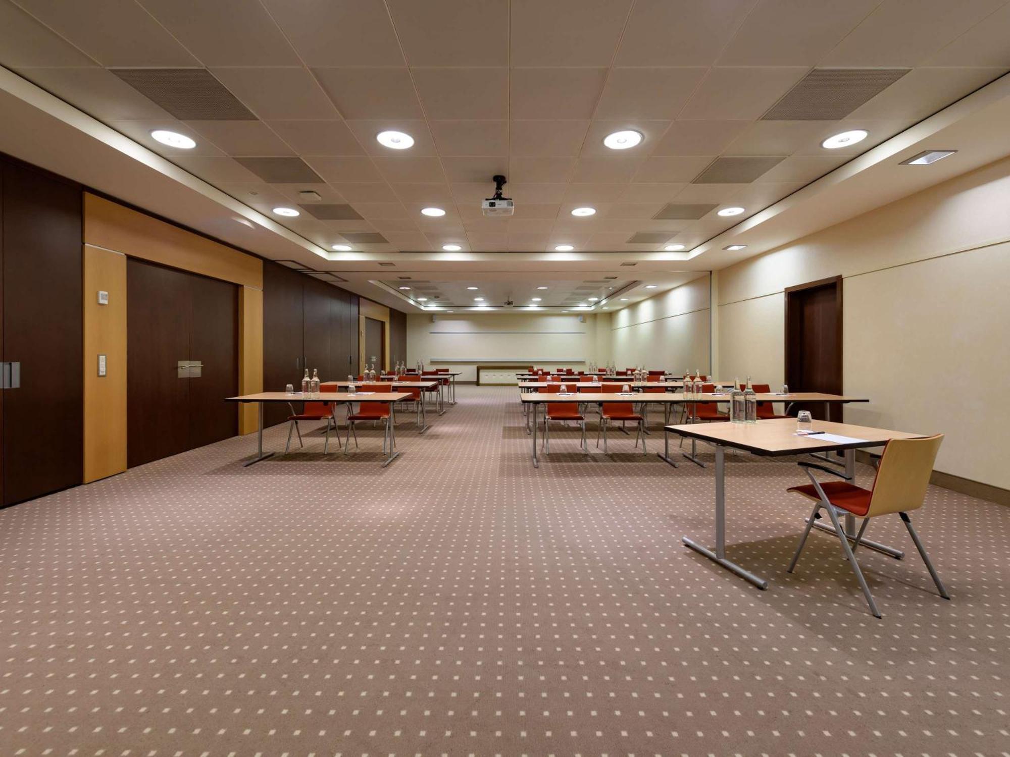Moevenpick Hotel Geneva Meyrin Exterior photo