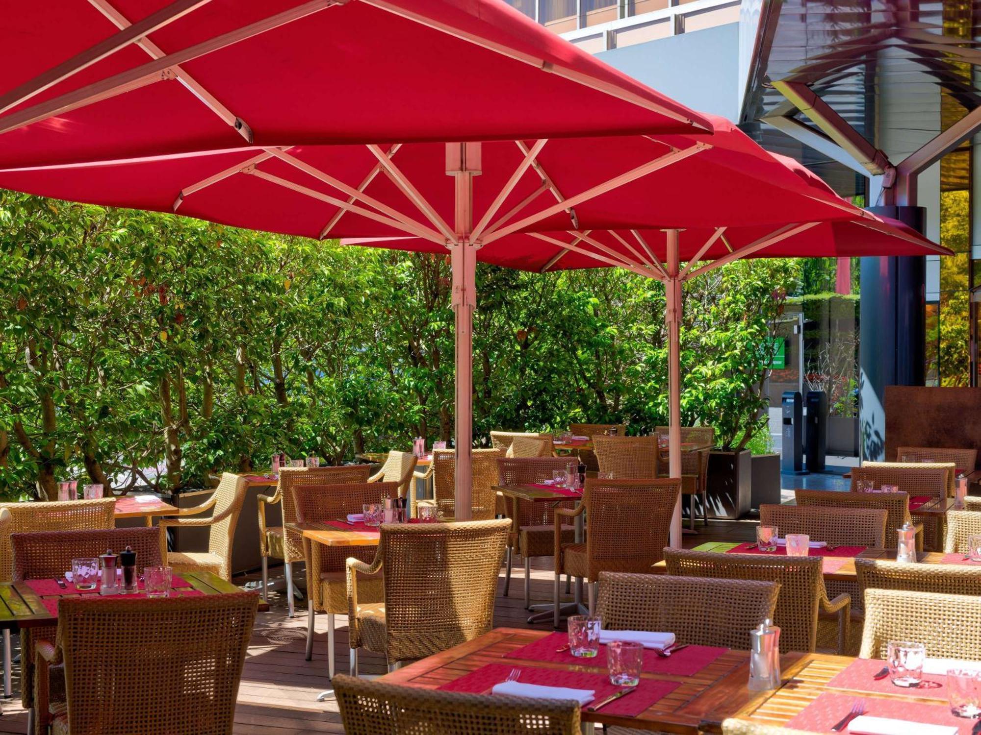 Moevenpick Hotel Geneva Meyrin Exterior photo