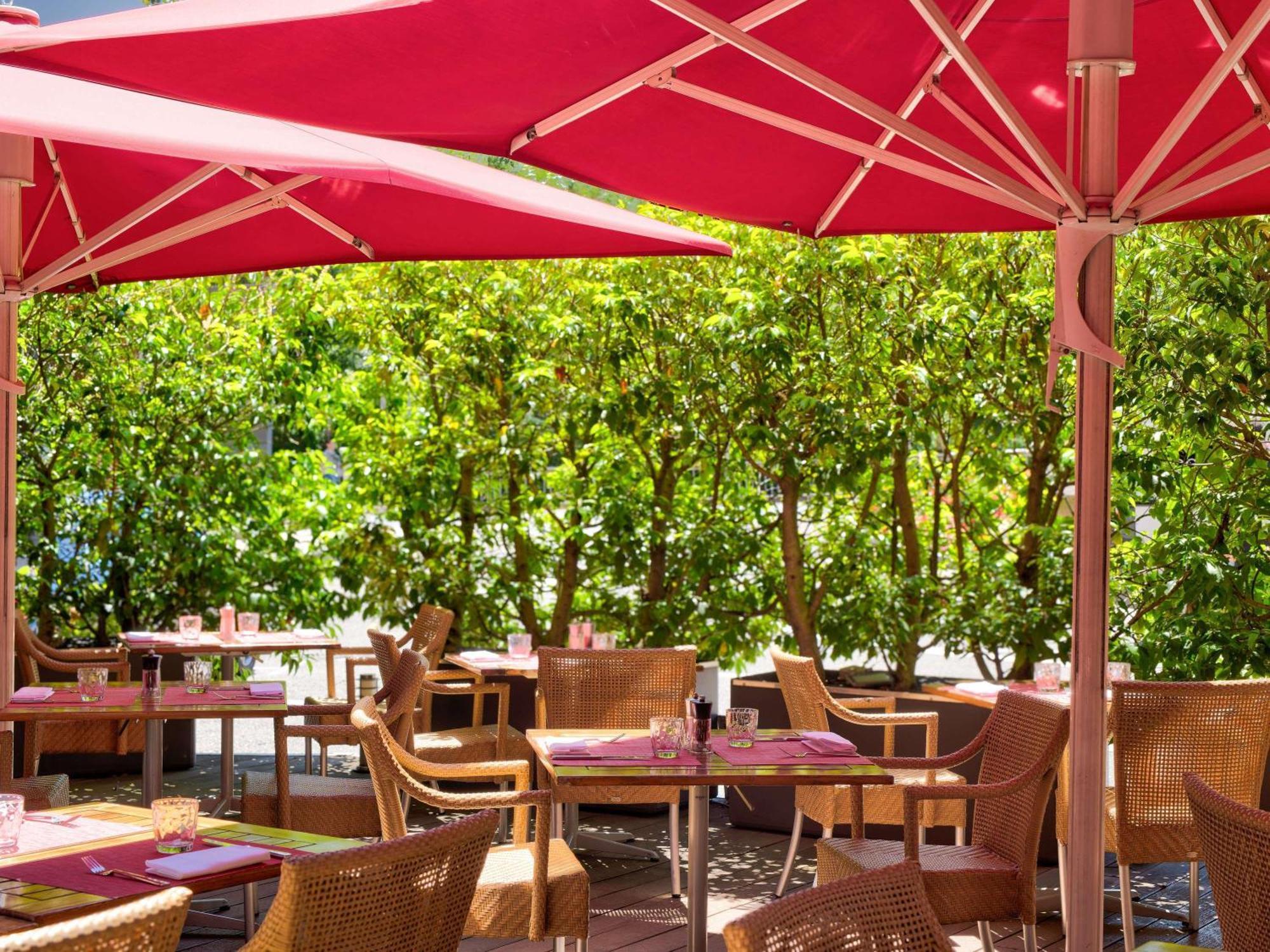 Moevenpick Hotel Geneva Meyrin Exterior photo