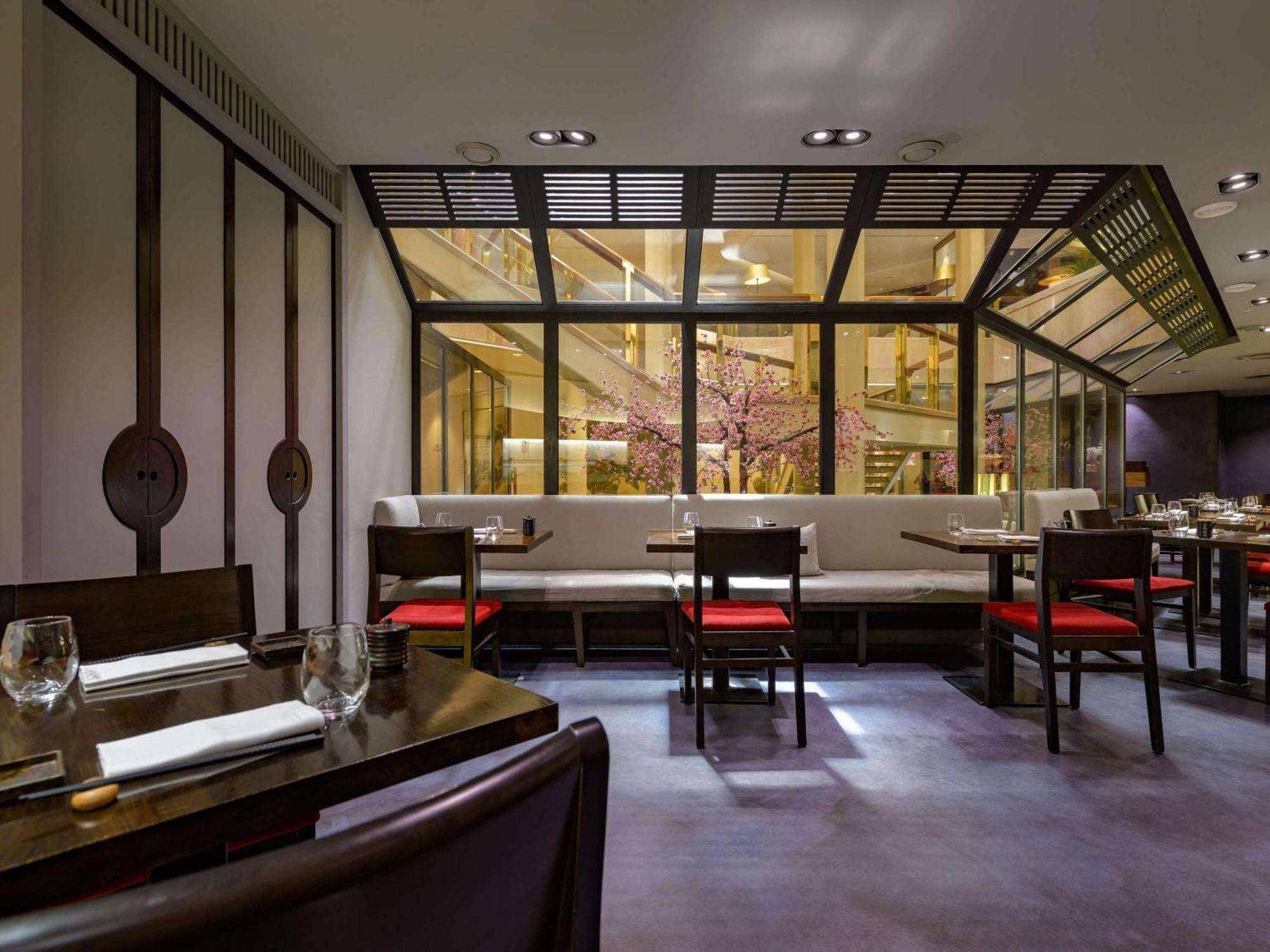 Moevenpick Hotel Geneva Meyrin Exterior photo
