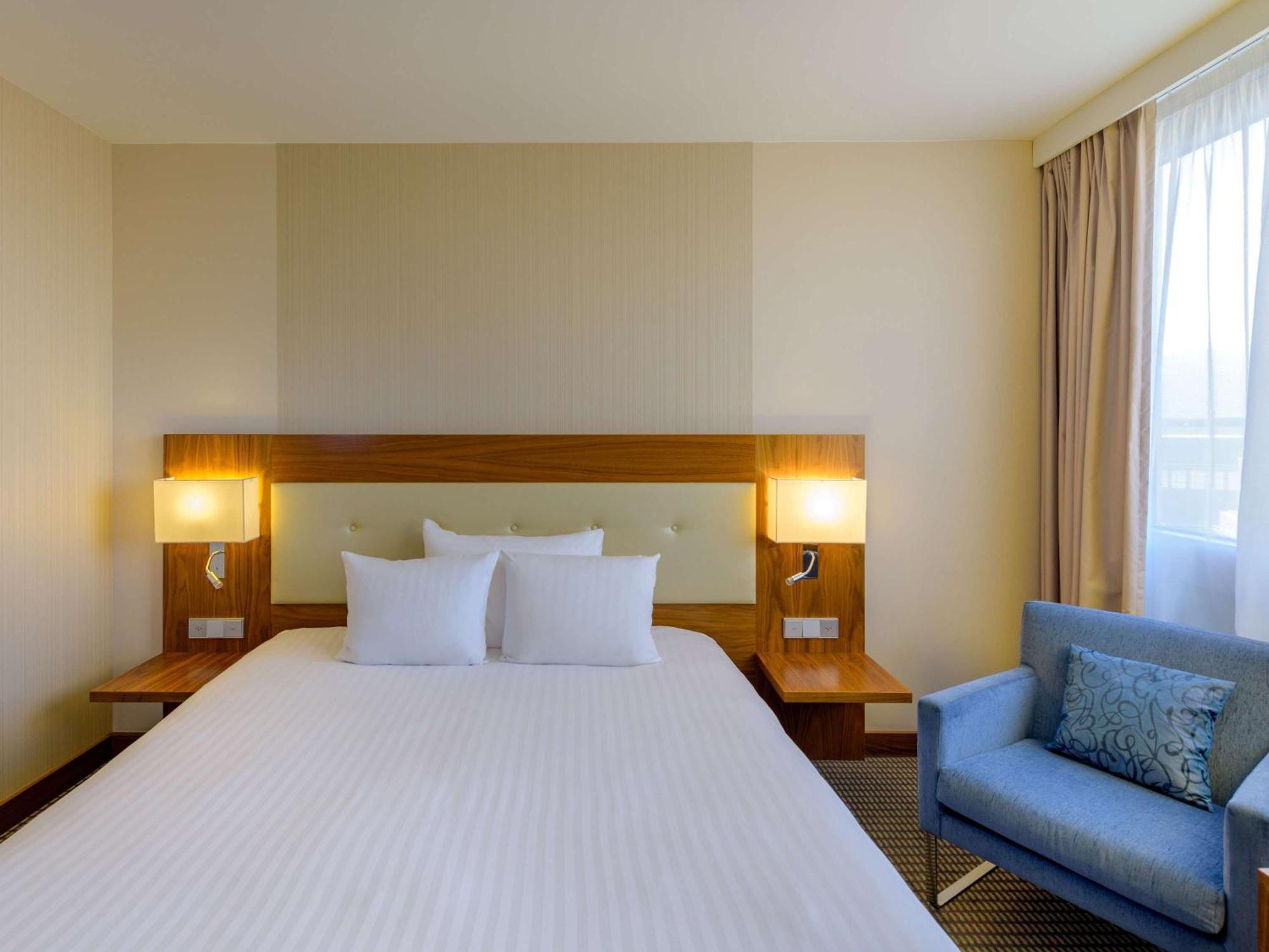 Moevenpick Hotel Geneva Meyrin Exterior photo