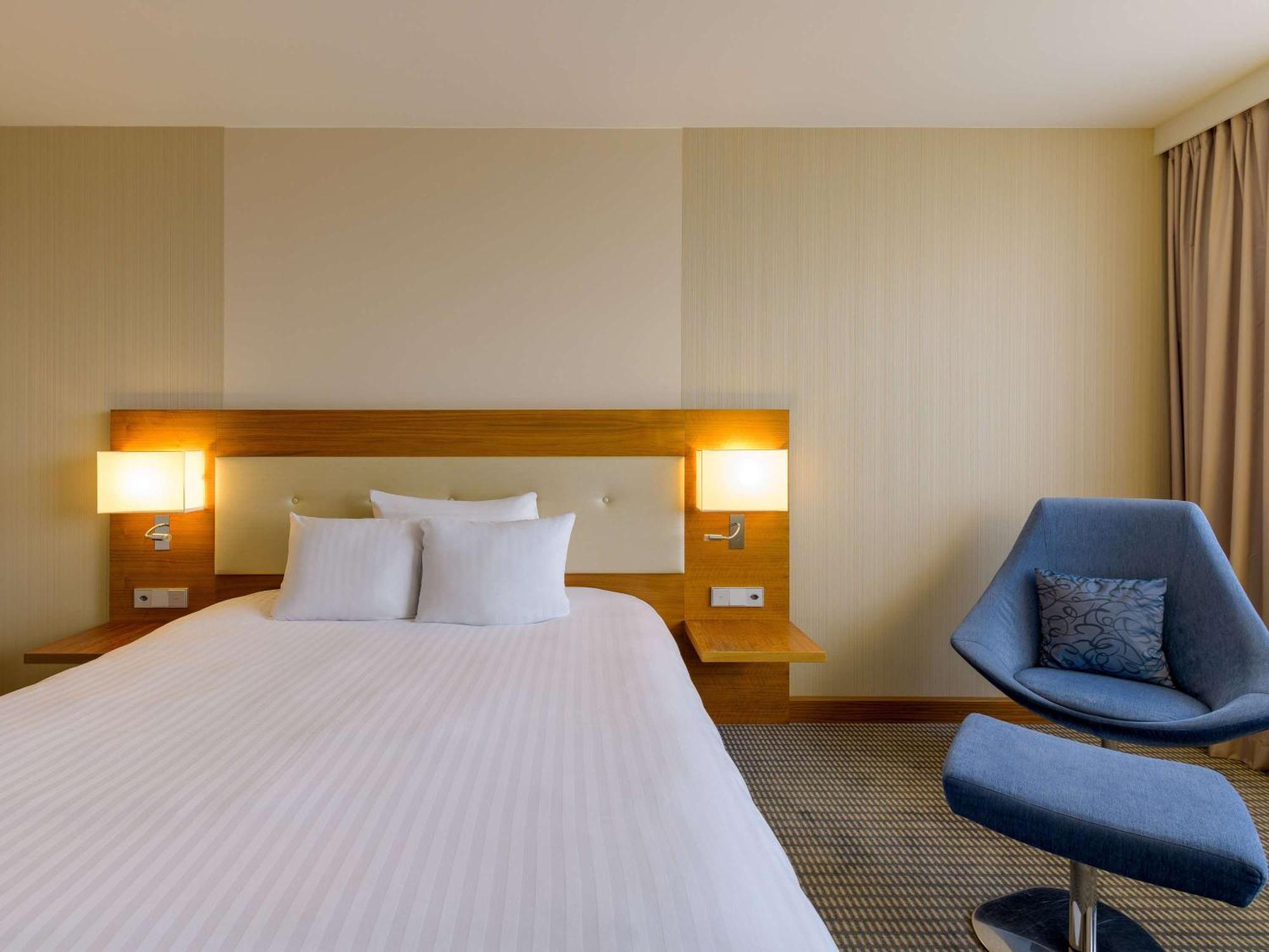 Moevenpick Hotel Geneva Meyrin Exterior photo