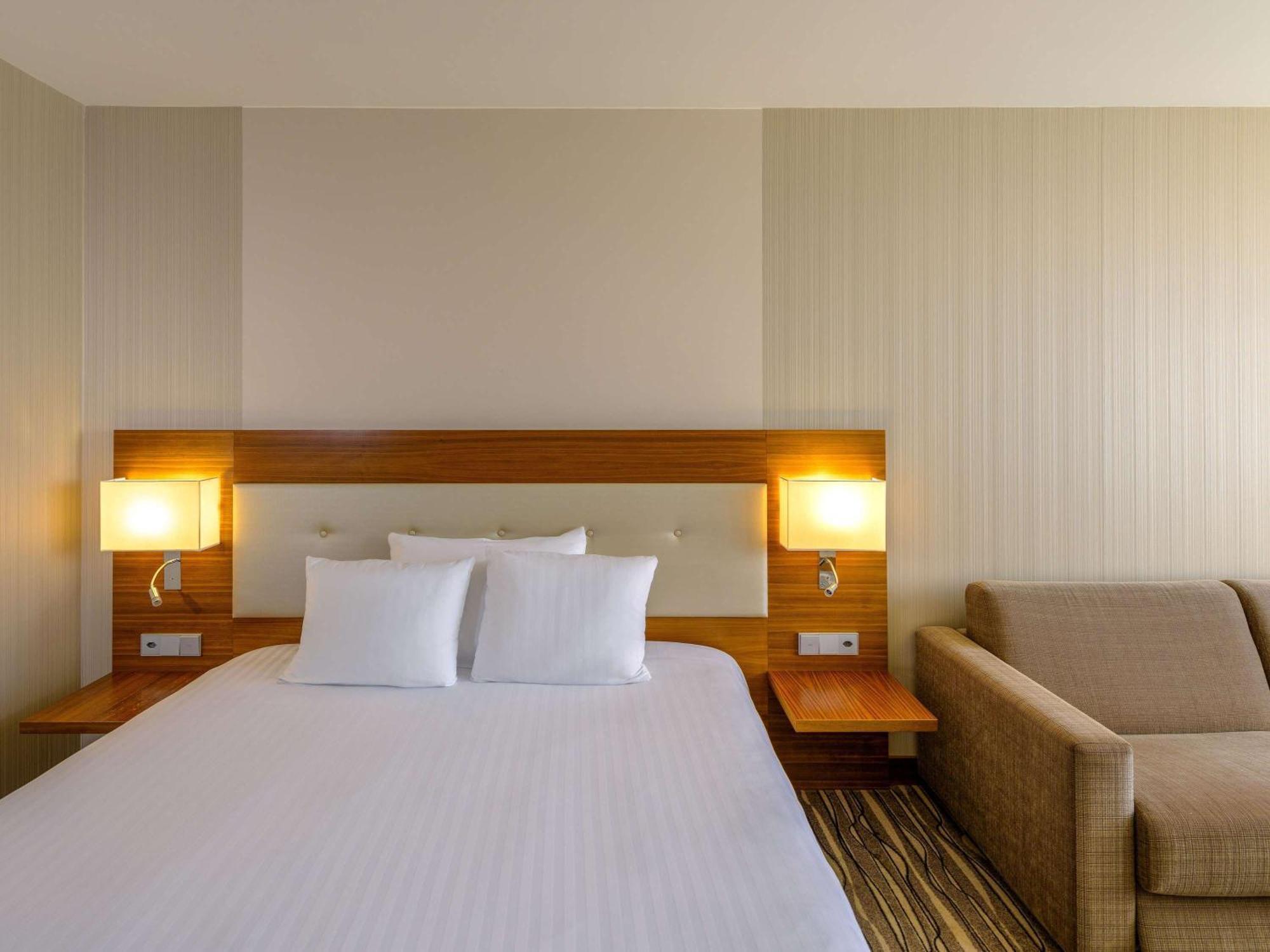 Moevenpick Hotel Geneva Meyrin Exterior photo