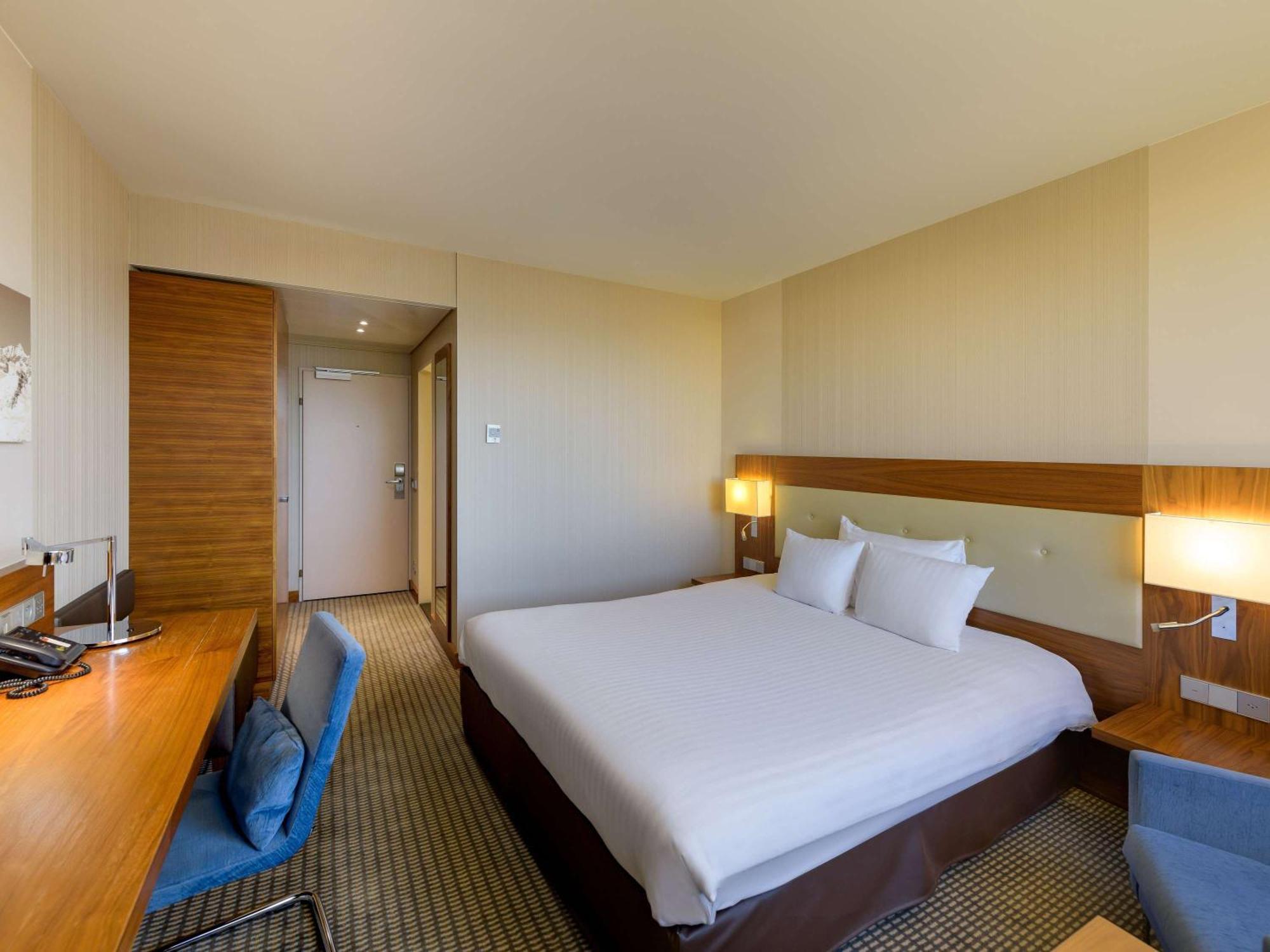 Moevenpick Hotel Geneva Meyrin Exterior photo