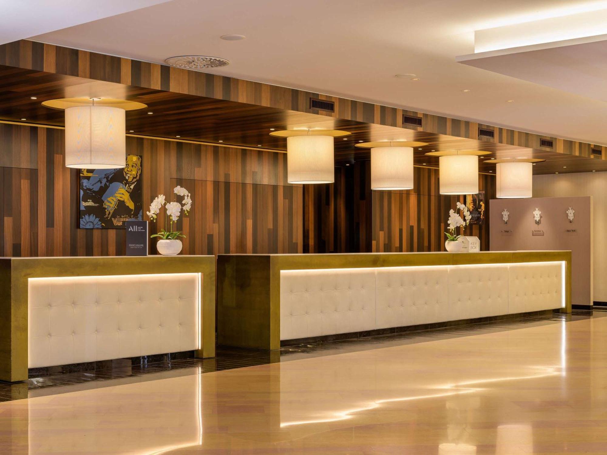 Moevenpick Hotel Geneva Meyrin Exterior photo