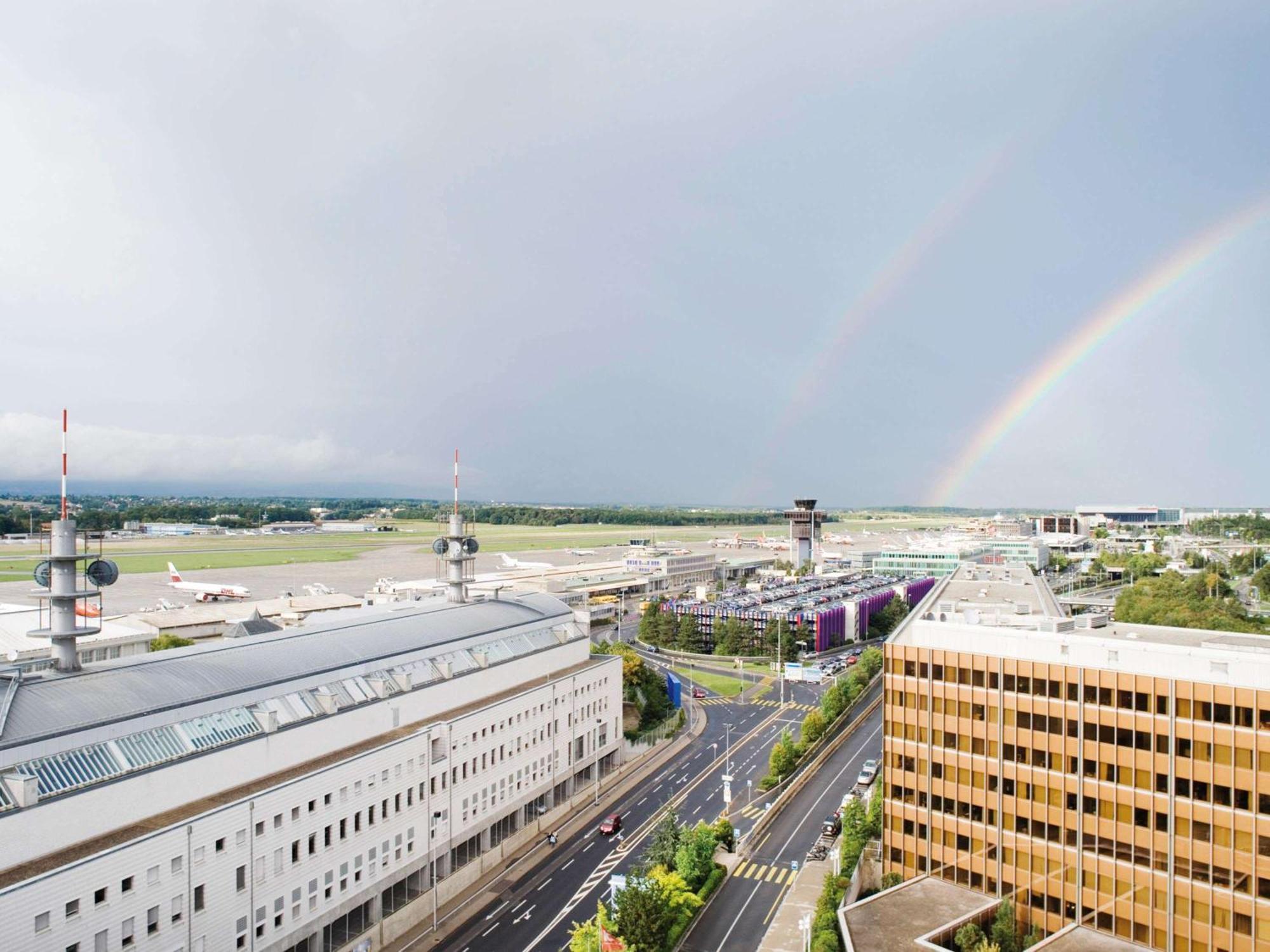 Moevenpick Hotel Geneva Meyrin Exterior photo